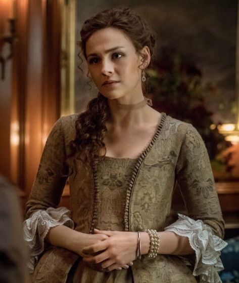 Outlander Hairstyles, Brianna Outlander, Brianna Fraser, Sophie Skelton, John Bell, Outlander Costumes, Outlander Season 4, S Costumes, The Fiery Cross