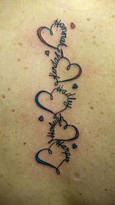 Kid Name Tattoo Ideas Mothers, Tato Nama, Mum Tattoo, Kid Name Tattoo, 16 Tattoo, Tattoo Diy, Bracelet Tattoo, Tattoos With Kids Names, Mother Tattoos