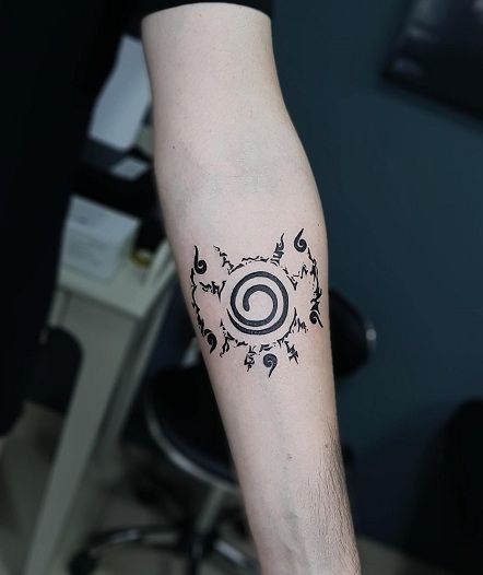 Naruto Tattoo Design On The Arm Naruto Armband Tattoo, Anime Armband Tattoo, Anime Arm Band Tattoo, Naruto Belly Tattoo, Anime Tattoo Ideas Naruto, Naruto Tattoo Design, Naruto Summoning, Anime Arms, Naruto Ideas