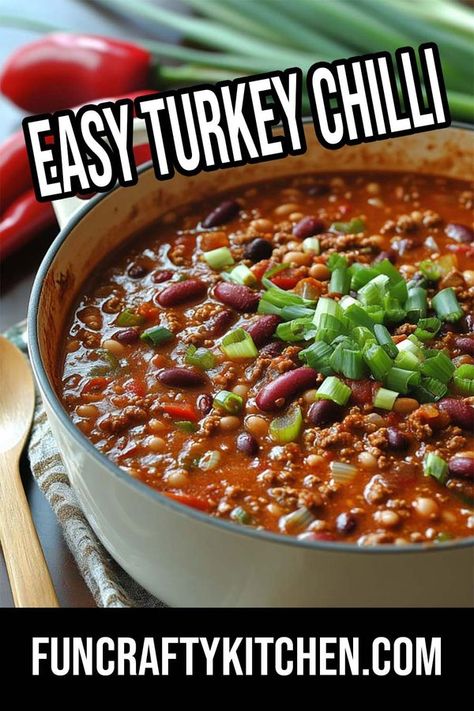 Turkey Chilli Recipes, Turkey Chili Soup, Turkey Chilli Recipe, Healthy Chilli, Turkey Chili Recipe Easy, Healthy Turkey Chili, Easy Turkey Chili, Turkey Chilli, Delicious Chili Recipe