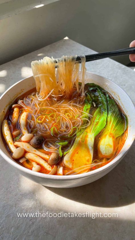 Easy one bowl No Cook Noodle Soup with vermicelli noodles, seasonings, and any vegetables or protein of your choice! 15 minute vegan recipe. Vermicelli Recipes, Vegan Ramen, Tofu Dishes, No Cook, Vermicelli Noodles, Pasta Soup, Noodle Soup Recipes, Vegan Cookbook, Easy Soups