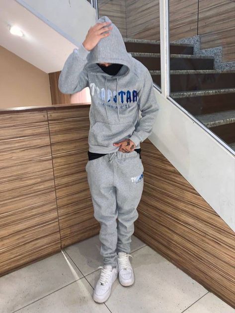 Trap Star Tracksuit, Drip Poses Men, Trapstar Outfit Men, Uk Fashion Men, Roadmen Outfits, Roadman Drip, Tuta Trapstar, Mens Outfits Winter, Uk Guys