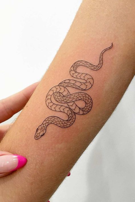 Snake Tattoo Meaning, Small Snake Tattoo, Tato Tradisional, Snake Tattoo Design, Forearm Tattoo Women, Medusa Tattoo, Shoulder Tattoos For Women, Arm Tattoos For Women, Snake Tattoo