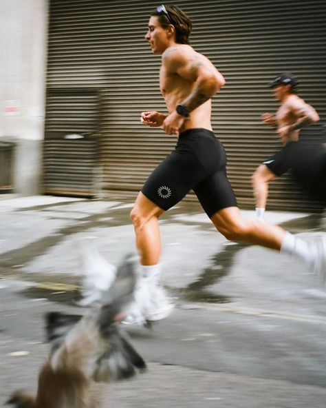 Triathlon Photography, Running Outfit Men, Running Photography, Running Photos, Foto Top, Running Club, Athletic Training, Fitness Inspiration Body, Fitness Photography