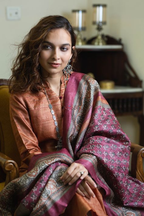 Tussar Silk Suits Designs, Tussar Silk Kurta Designs, Tussar Suit Design, Printed Suit Designs Indian Style Latest, Indian Winter Outfits, Silk Suit Designs Indian, Bandhani Suit, Half Girlfriend, Silk Kurti Designs