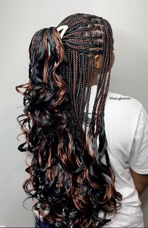 Braids With Curls For Black Women, French Curls With Curls, Black Braids Brown Curls, Black Braids Brown Highlights, Black And Brown Hair Braids, French Curls Braids Blond And Brown, French Curl Braids With Color, Braided Hairstyles For Black Women Long, Hair Styles For Braids With Curls