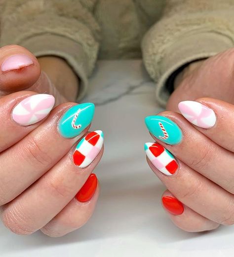 Fun Holiday Nails, Bright Holiday Nails, Retro Christmas Nails, Preppy Christmas Nails, Colorful Christmas Nails, Funky Christmas Nails, Pastel Christmas Nails, Fun Christmas Nails, Slay Nails