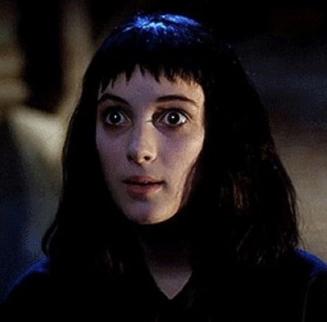 Movie Characters With Bangs, Winona Rider Beetle Juice, Wynona Ryder Beetlejuice, Beetlejuice Winona Ryder, Lydia Deetz Bangs, Lydia Deetz Dress, Lydia Deetz Pfp Movie, Lydia Beetlejuice Movie, Joyce Byers