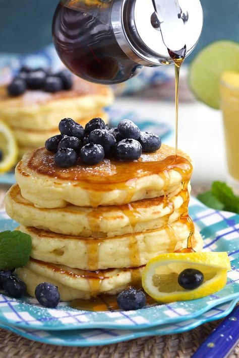 The Best Lemon Ricotta Pancakes - The Suburban Soapbox Lemon Blueberry Ricotta Pancakes, Ricotta Pancakes Recipe, Fluffy Lemon Ricotta Pancakes, Lemon Ricotta Pancakes Recipe, Blueberry Ricotta Pancakes, Homemade Pancakes Fluffy, Lemon Pancakes, Lemon Ricotta Pancakes, Ricotta Pancakes