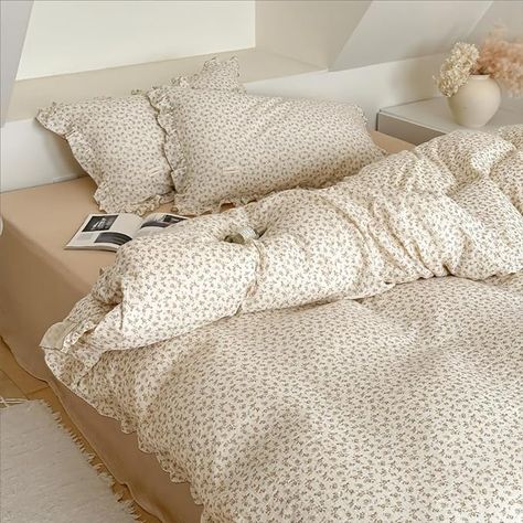 Amazon.com: BuLuTu Kids Duvet Cover Soft 2-Layer Cotton Muslin Floral Duvet Cover Beige Comforter Cover Bedding Duvet Protector, 59"x79", Camellia Print (Pillowcases Not Included) : Home & Kitchen Beige Crib, Vintage Toddler Rooms, Farmhouse Duvet, Beige Duvet Covers, Bed Vintage, Beige Comforter, Ruffle Duvet Cover, Cottage Bed, Kids Comforters