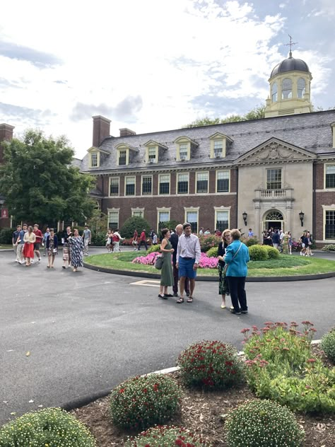 new england boarding schools | boarding school aesthetic | loomis chaffee | school aesthetic New England Boarding School Aesthetic, Swiss Boarding School Aesthetic, Swiss Boarding School, Loomis Chaffee, Boarding School Life, England School, Boarding School Aesthetic, School Concept, Boarding Schools