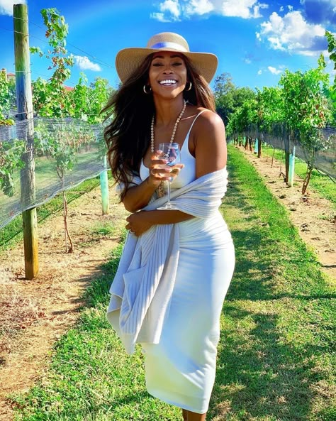 Cute Wine Tasting Outfits Winter, Winery Weekend Outfit, Winery Looks For Black Women, Winery Outfit Fall Wine Tasting Black Women, Winery Outfit Summer Black Women, Winery Outfit Black Women, Wine Tasting Outfit Black Women, Winery Outfit Summer Dresses, Casual Wine Tasting Outfit