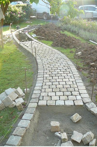 Walkway Landscaping, Brick Path, Brick Walkway, Paver Walkway, Walkway Ideas, Driveway Landscaping, Garden Walkway, Garden Types, Have Inspiration