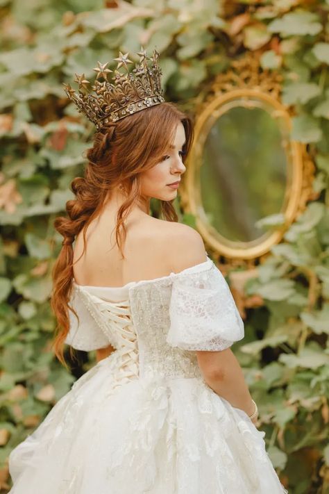 You'll Need Your Crown and Princess Gown for This Luxurious Fairytale Wedding - Green Wedding Shoes Princess Wedding Photoshoot, Princess Inspired Photoshoot, Princess Photo Shoot Ideas, Princess Wedding Aesthetic, Princess Gown Royalty, Princess Photoshoot Ideas, Foto Princess, Fairy Tale Photoshoot, Storybook Backdrop