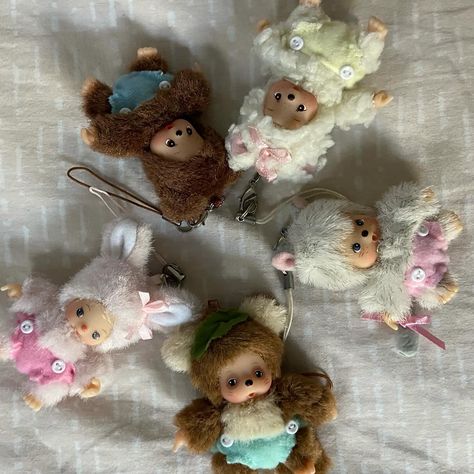 oh no someone is missing from the group!! #bebichhichi #monchhichi #pinterest #dolls #cute #toys #coquette #monchichi Monchhichi Keychain, Monchichi Keychain, Monchichi Dolls, Cute Figures, Dolls Cute, Doll Keychain, Never Grow Up, Pink Vibes, Toy Doll