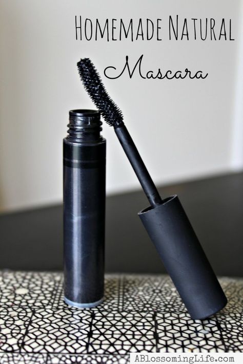 Homemade mascara is a easy and effective way to give you thicker, longer, and darker lashes.  Whip up this DIY mascara recipe with just a few simple ingredients.  #ablossominglife #homemademakeup #diymakeup #homemademascara #naturalliving #DIYmascara #mascara Homemade Mascara, 0 Waste, Make Up Diy, Diy Mascara, Makeup Recipes, Săpunuri Handmade, Homemade Makeup, Natural Mascara, Homemade Cosmetics