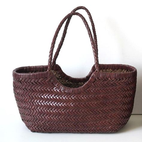 Coffee Summer Woven Leather Purse Oversized Tote Bags. ☕🌞 Effortless summer vibes with my Coffee Woven Leather Purse and Oversized Tote! Perfect for those sun-soaked days, these handwoven beauties combine style and space, making them the ultimate go-to for everything from beach trips to casual outings. 👜✨ What’s in your summer tote? #wovenbag #oversizedtote #dragoncarries #summerstyle #handcraftedelegance #leatherbag #sustainablefashion #dragondiffusion Coffee Dragon, Cross Body Bag Outfit, Coffee Summer, Autumn Beach, Dragon Diffusion, Woven Bags, Style Guru, Best Summer Dresses, Summer Tote