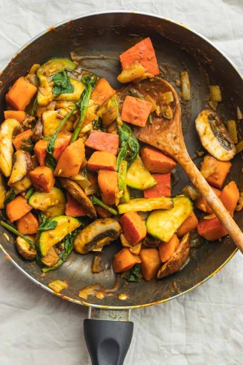 Vegetable Rice Soup, Red Kuri Squash, Pumpkin Mushroom, Tofu Pasta, Vegan Stir Fry, Mushroom And Onions, Vegan Cookbook, Roast Pumpkin, Vegetarian Dinners