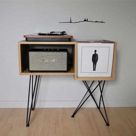 Turntable Furniture Design, Vinyl Record Furniture, Turntable Furniture, Vynil Ideas, Vinyl Room, Record Room, Small Apartment Interior, Home Studio Music, Vinyl Storage