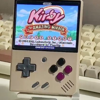 jehn ₍ᐢ..ᐢ₎♡ on Instagram‎: "a mini retro gaming console ⸝⸝ ✿ 𓈈 𓂂 𓏸 יִ ◞ #q: what was the first gaming console you owned? As a kid, I spent countless hours playing on my GameBoy Advance SP; now, thanks to Mechdiy's Miyoo Mini Plus handheld emulator, I can now revisit some of those fond childhood memories. 🥹🫶🏻 This portable console is packed with over 6,000 games and includes variety of emulator for GameBoy, GameBoy Advance, PlayStation 1, Megadrive/Genesis, Master System, Arcade and many m Vintage Game Console, Miyoo Mini Plus, Console Aesthetic, Punk Bands Posters, Techno Gadgets, Portable Console, Gameboy Advance Sp, Handheld Console, Console Game