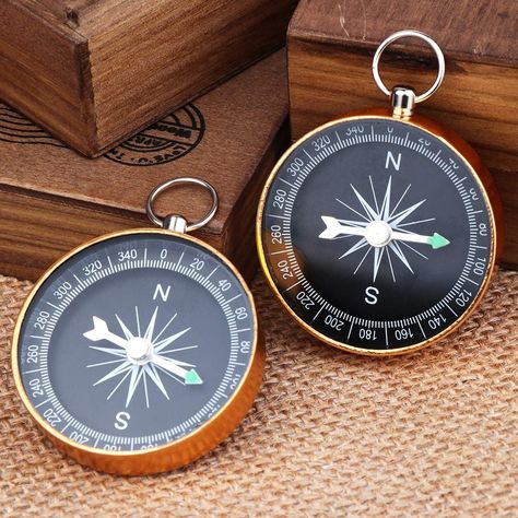 Nautical Favors, Old Fashioned Key, Compass Wedding, Nautical Christmas Ornaments, Wedding Anniversary Decorations, Travel Party Theme, Nautical Themed Party, Gala Ideas, Nautical Christmas