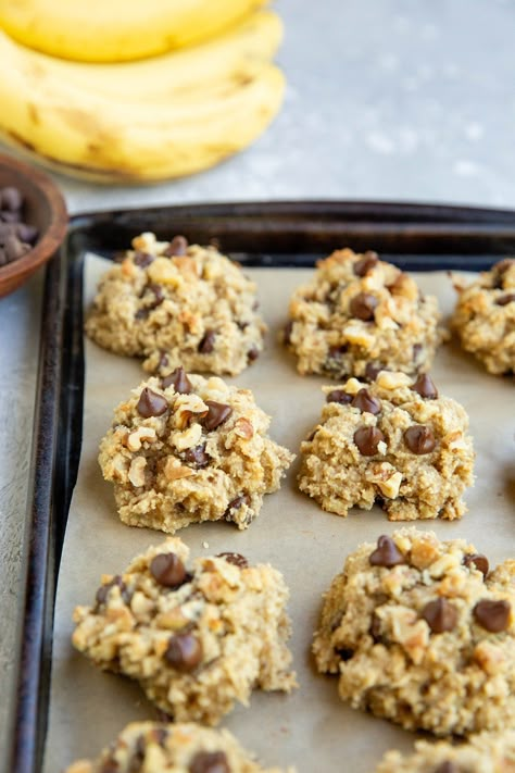 Keto Banana Cookies, Almond Flour Cookies Chocolate Chip, Scd Snacks, Cookies With Walnuts, Almond Flour Banana, Flourless Desserts, Grain Free Cookies, Gooey Chocolate Chip Cookies, Almond Flour Cookies