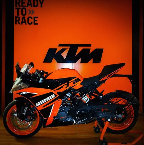 BS6 KTM RC 125. RC 125 is powered by a 125cc single cylinder engine. It is a supersport bike offered by the brand. RC 125 Is the smallest in the KTM RC series lineup. It shares its design with the KTM RC200 & RC 390 but it has a different paint scheme. #ktm #ktmrc200 #ktmrc390 #ktmduke390 #ktmduke200 Rc 200, Rc 390, New Ktm, Ktm Rc 200, 390 Duke, Ktm Duke 200, Duke 200, Duke 390, Duke Bike