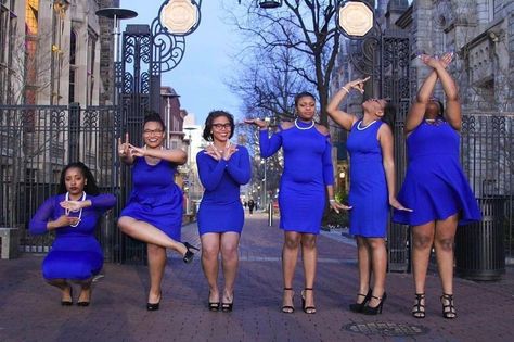 Greek Poses, Sorority Photoshoot, Finer Womanhood, Kente Designs, Phi Beta Sigma Fraternity, Graduation Stoles, Aka Sorority, Divine 9, Divine Nine