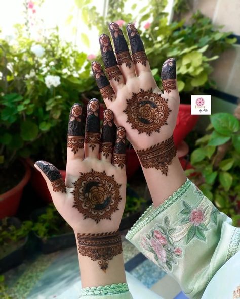 Mehndi Bunch, Bunch Mehndi, Best Mehndi Design, Aesthetic Mehndi, Arab Countries, Bridal Mehandi, Henna Wedding, Mehndi Designs Bridal Hands, Rose Mehndi Designs