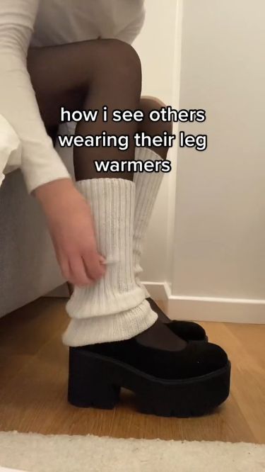 How To Style White Leg Warmers, Leg Warmer Aesthetic Outfit, Ways To Style Leg Warmers, How To Wear Legwarmers, Legwarmers Outfit With Pants, How To Use Leg Warmers, How To Knit Leg Warmers, Winter Outfit Leg Warmers, Leg Warmer Heels