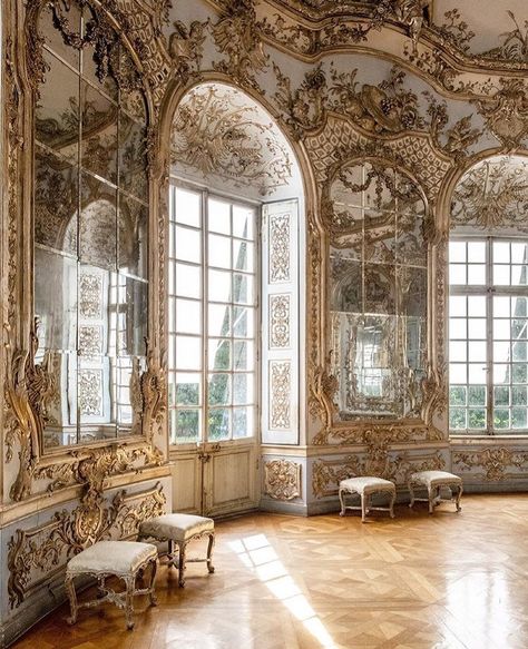 Rococo Interior Design, Baroque Interior Design, Rococo Aesthetic, Rococo Interior, Baroque Interior, Royal Room, Rococo Art, Rococo Fashion, Castle Aesthetic