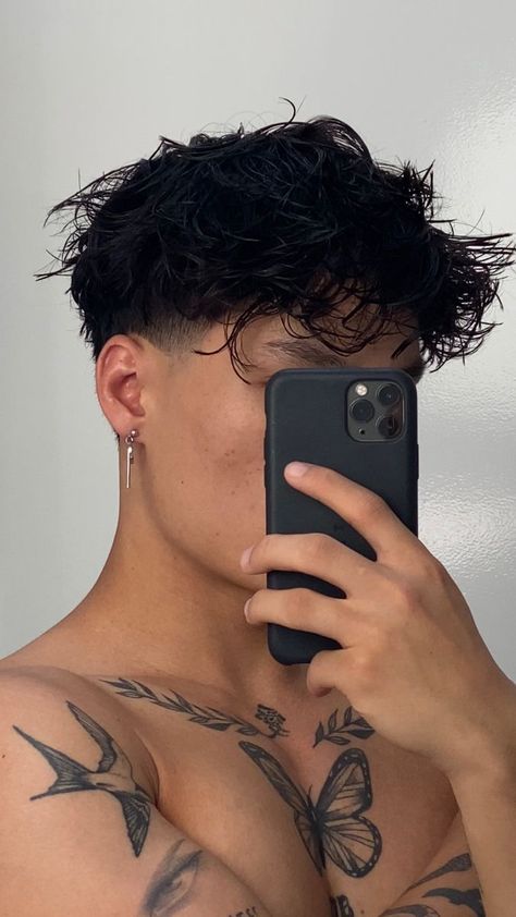 Straight Men Hairstyles, Trendy Men’s Hairstyles, Guy Hair Cuts Short, Tiktok Haircut Men, Wavy Hair Taper Fade, Tiktok Hair Men, Male Wavy Hairstyles, Thick Straight Hair Haircut Men, Mens Hairstyles Short Thick Hair