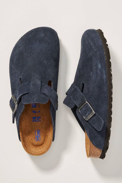 Sepatu Platform, Birkenstock Boston Clogs, Adrette Outfits, Boston Clogs, Dr Shoes, Skandinavian Fashion, Shoe Wishlist, Adidas Spezial, Blue Suede Shoes