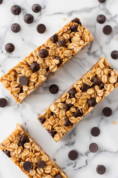 protein granola bars. Chocolate Chip Granola Bar Recipe, Chewy Chocolate Chip Granola Bars, Granola Bar Recipe Chewy, Granola Bars Recipe, Protein Granola Bars, Healthy Snack For Kids, Chocolate Chip Granola, Chocolate Chip Granola Bars, Healthy Homemade Snacks