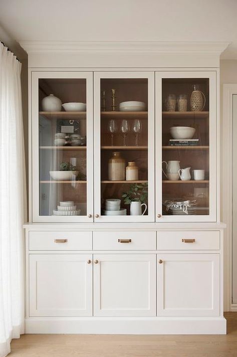 China cabinet display