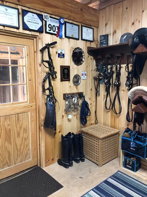 Small Feed Room Ideas, Small Tack Room Organization, Small Tack Room, Tack Room Organization, Feed Room, Farm Storage, Horse Tack Rooms, Horse Farm Ideas, Tack Rooms