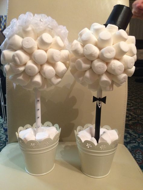 Bride and groom marshmallow tree Marshmallow Tree, Candy Centerpieces, Chocolate Covered Marshmallows, Sweet Trees, Wedding Themed, Art Activities For Kids, Art Activities, Marshmallows, Little Miss