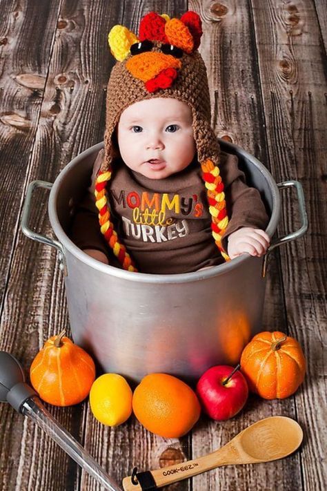 Thanksgiving Photoshoot Ideas, Photoshoot Ideas For Baby, Thanksgiving Baby Pictures, Holiday Baby Pictures, Fall Baby Photos, Gratitude Thankful, Diy Newborn Photography, Baby Milestones Pictures, Thanksgiving Photos