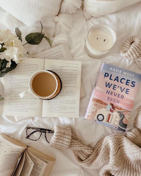 𝓛𝓮𝓪𝓱 | LeahsLittlePleasures on Instagram: “• BOOK TOUR + GIVEAWAY This was just the cutest!! Places We've Never Been is a sweet and swoony, frenemies to lovers YA romance with…” Places We’ve Never Been, Book Pics Instagram, Cute Bookstagram Ideas, Book Asthetics Photos, Bookstore Love Aesthetic, Frenemies To Lovers, Places We've Never Been Kasie West, Bookstagram Flatlay Inspiration, Aesthetic Bookstagram Photos