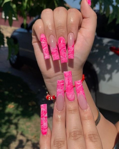 Pink French Tip Nails Freestyle, Hot Pink Birthday Nails Acrylic, Hot Pink Marble Acrylic Nails, Hot Pink Bday Nails, Hot Pink Baddie Nails, Pink Marble French Tip Nails, Hot Pink Marble Nails, Marble French Tip Nails, Coffin Pink Nails