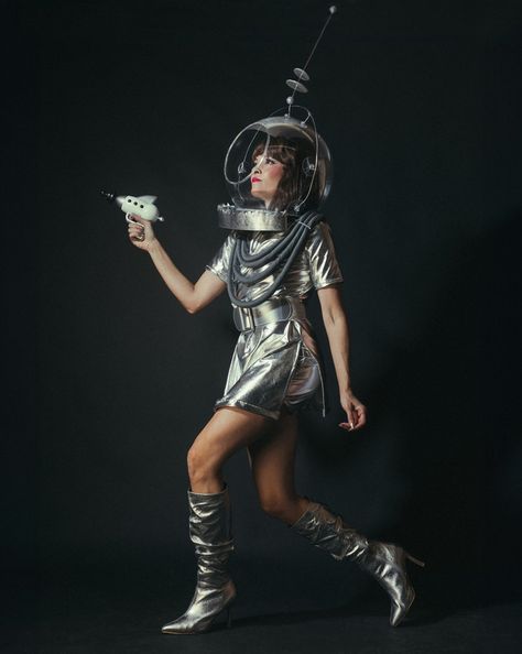 Vintage Moon Costume, Mod Alien Costume, Chic Alien Costume, Bizarre Halloween Costumes, Martian Halloween Costume, Vintage Space Costume, Scifi Halloween Costume, Space Woman Costume, Retro Futurism Costume