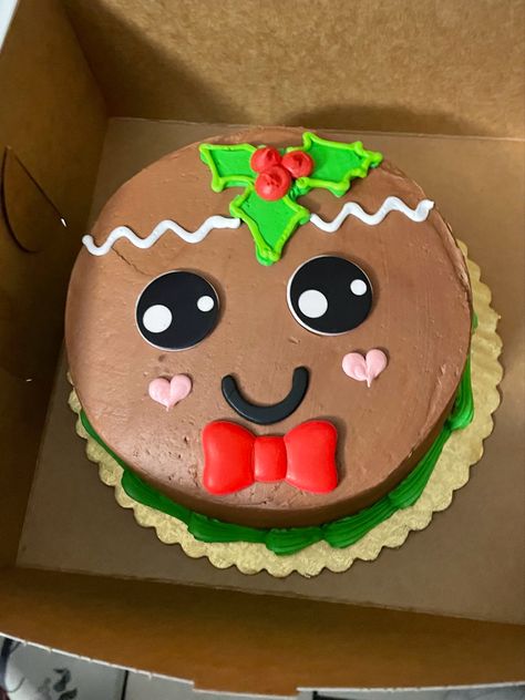 Gingerbread Birthday Cake Ideas, Gingerbread Shaped Cake, Grinch Cake Ideas Kids, Gingerbread Man Cake Ideas, Santa Birthday Cake, Gingerbread Decorated Cake, Christmas Cake Decor Ideas, Small Christmas Cakes Ideas, Christmas Theme Birthday Cake