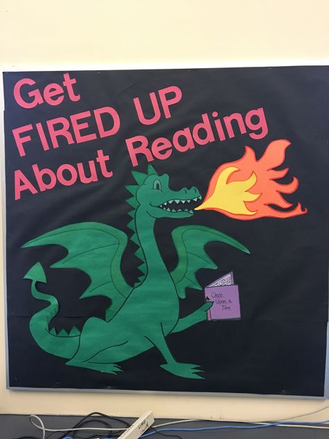 Dragon Library Display, Dragon Bulletin Board Ideas, December Library Displays, Castle Bulletin Board, Dragon Bulletin Board, Library Bulletin Boards Elementary, Dragon Classroom, Library Bulletin Board Ideas, Book Bulletin Board