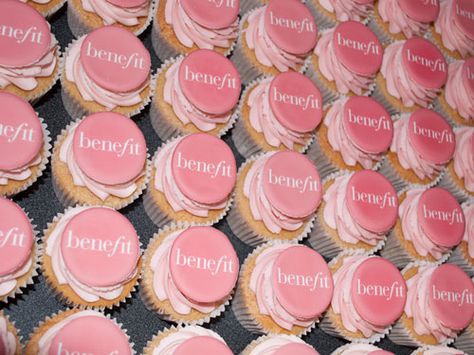 Benefit cosmetics logo cupcakes - Beach House Bakery - cakes and cupcakes Bristol & The West Country Brand Event Decor, Branded Cupcakes, Brand Launch Party, Corporate Cupcakes, Cakes Logo, Book Launch Ideas, Country Bakery, Business Launch Party, Launch Event Ideas