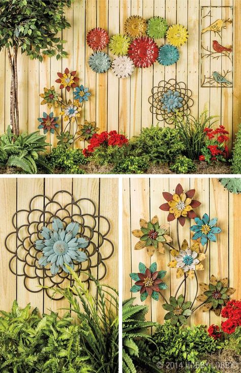 Diy Garden Wall, Fence Art, Meteor Garden 2018, Walled Garden, Diy Outdoor Decor, Yard Project, Fence Decor, Fence Ideas, Backyard Fences