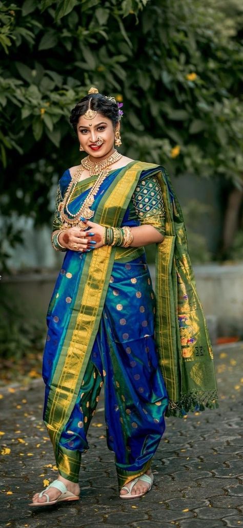 Peshwai Saree Look, Hairstyle On Kashta Saree, Navaree Saree Look, Marati Sarees Look, Navari Saree Blouse Patterns, Nawari Saree Look, Kashta Saree Wedding, Navvari Sadi Pattern, Navari Saree Blouse Design