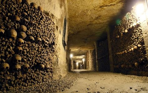 #Catacomb #crooks drill into #Paris cellar in fine wine heist... French Catacombs, Winchester Mystery House, Musee Carnavalet, Empire Romain, Underground Tunnels, The Catacombs, Haunted Hotel, Most Haunted Places, Parc D'attraction