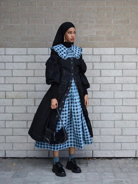 Autumnal Style, Jeans Casual Outfit, Ganni Dress, Jeans Casual, Hijabi Fashion, Modest Fashion Outfits, Puffed Sleeves Dress, Fit Inspo, Classic Blue