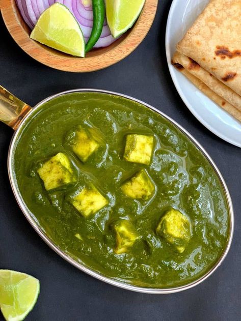 Keto Indian Food, Palak Paneer Recipe, Tofu Curry, Paneer Recipe, Spinach Curry, Veggie Delight, Recipes Indian, Paneer Recipes, Curry Sauce