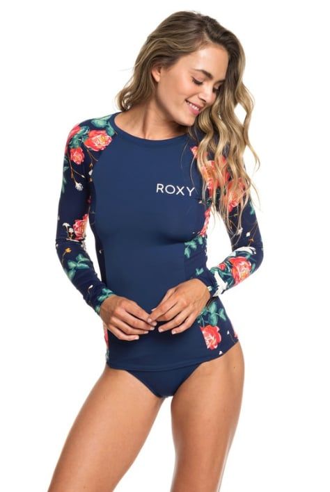 Roxy Long Sleeve Rash Guard Roxy Swimwear, Long Sleeve Bathing Suit, Beachy Outfits, Rashguard Swimsuit, Roxy Women, Loose Outfit, Rash Guard, Swimsuit Tops, Upf 50